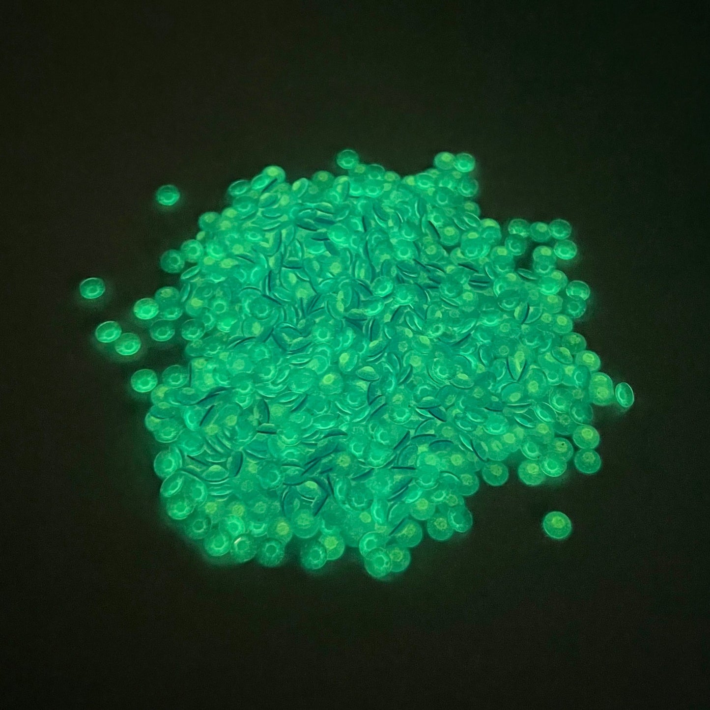 Glow In The Dark Sapphire Rhinestones - 3mm | 4mm | 5mm (28g)